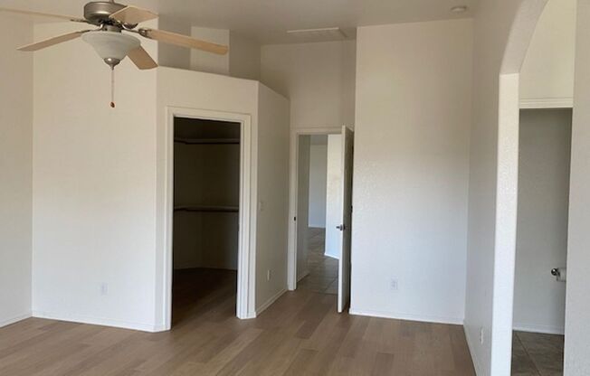 3 beds, 2 baths, $2,450, Unit Maricopa Ave