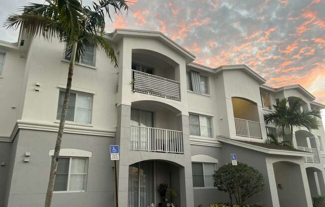 Welcome to Your Ideal Home in North Miami's Gated Community