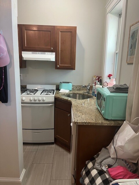 Studio, 1 bath, $2,250, Unit 22