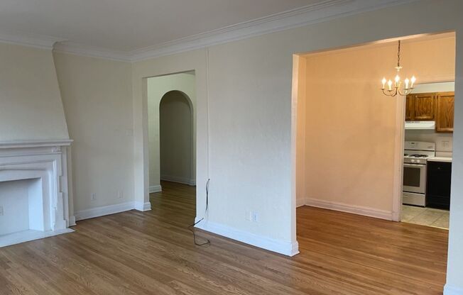 2 beds, 2 baths, 1,303 sqft, $2,150, Unit New King Edward  302