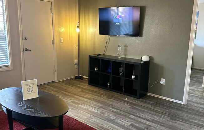 1 bed, 1 bath, 588 sqft, $840