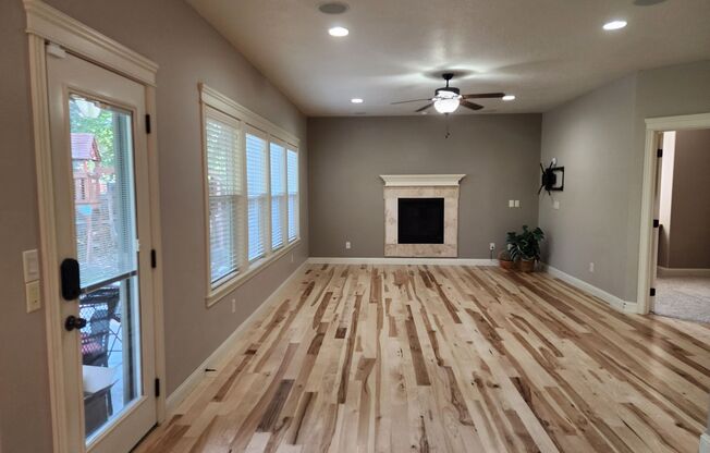 Beautiful 4 bedroom, 3 bath home in Meridian.