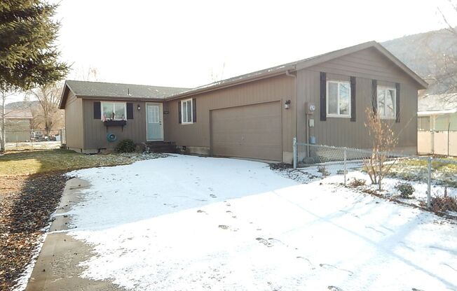 3 beds, 2 baths, $1,800