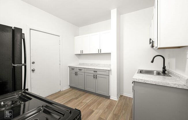7930 S Ingleside