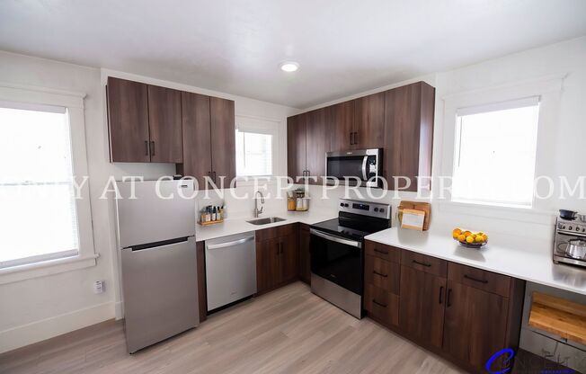 Studio, 1 bath, 285 sqft, $999, Unit 15