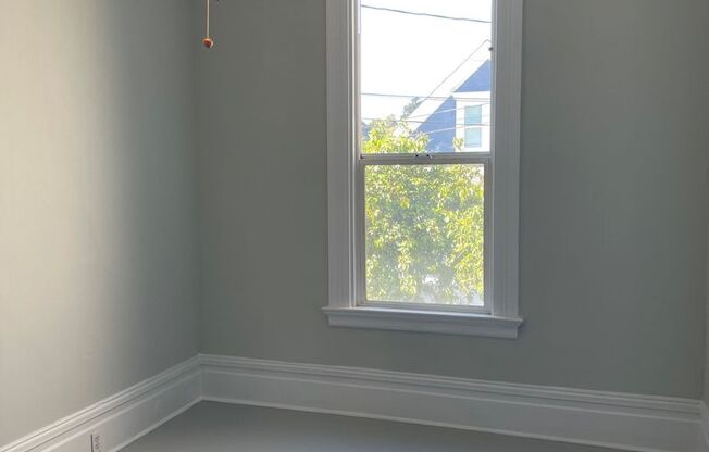 2 BR/1 BA Single Family Home, Spacious Kitchen, HDWD Floors, Backyard w/Deck, Bernal Heights Neighborhood