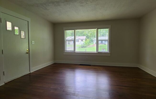 Charming 3BR/1BA Ranch Home with Fenced Backyard & Screened Porch