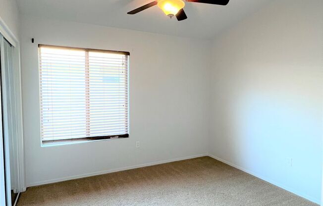 3 beds, 2.5 baths, $1,985, Unit UNIT 1045