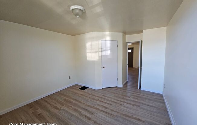 2 beds, 1 bath, $1,300, Unit Unit 1