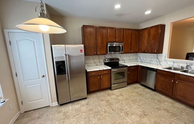 3124 BINGHAMPTON LN