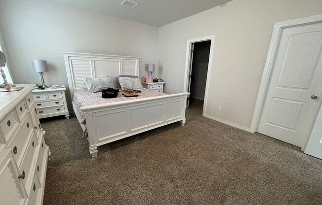 Modern Elegance Meets Prime Location – Stunning 2023-Built Home