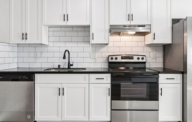 3 beds, 3 baths, 1,140 sqft, $3,895, Unit 210