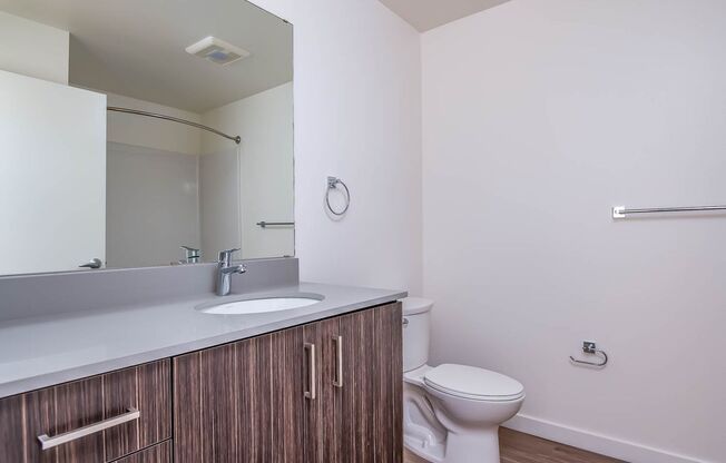 Studio, 1 bath, 520 sqft, $1,295, Unit 215