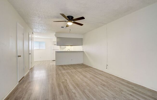 1 bed, 1 bath, 525 sqft, $916, Unit 8400-111