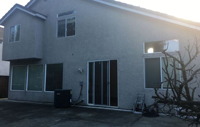 Highly Desirable 2 Story Home In Brookside