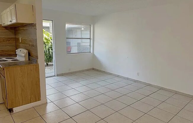 525 N 62 AVE