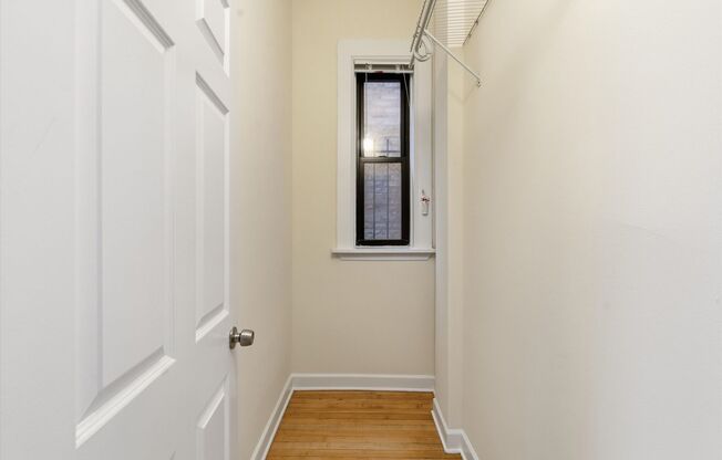 2 beds, 1 bath, 903 sqft, $2,595, Unit 2134-1R