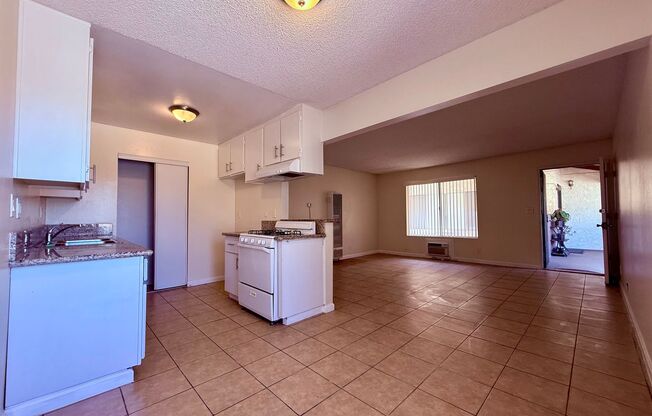 3300 West Orange Avenue 3Q