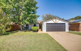 Beautifully Updated 4 bed 2 Bath home in Fort Worth!