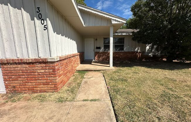 3 Bedroom 1.5 Bathroom w/ Extra Garage Converted Room