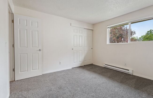 2 beds, 1 bath, 742 sqft, $1,595, Unit 29