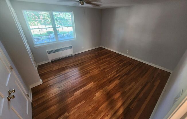 2 beds, 1 bath, 897 sqft, $2,335, Unit A-03