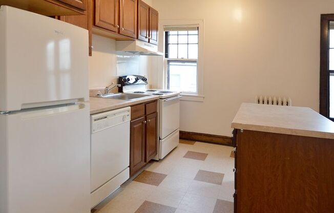 1 bed, 1 bath, 420 sqft, $955, Unit 7 - 34