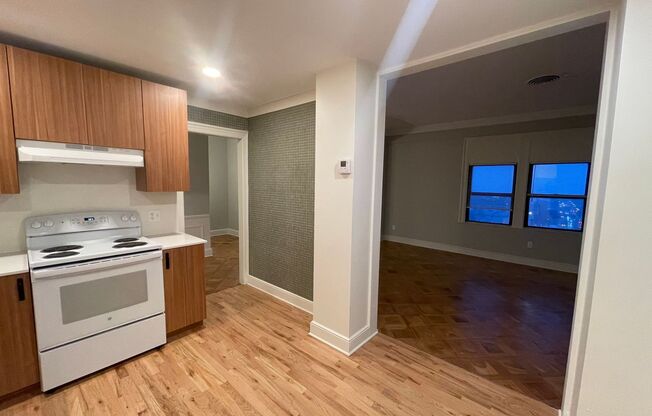 3 beds, 2.5 baths, 2,130 sqft, $3,024, Unit 1200
