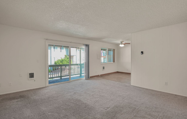 2 beds, 1 bath, 900 sqft, $1,575, Unit 760-24