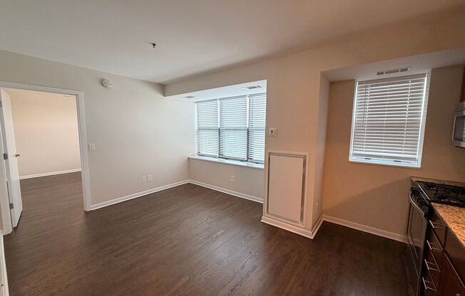 1 bed, 1 bath, $1,650, Unit 905