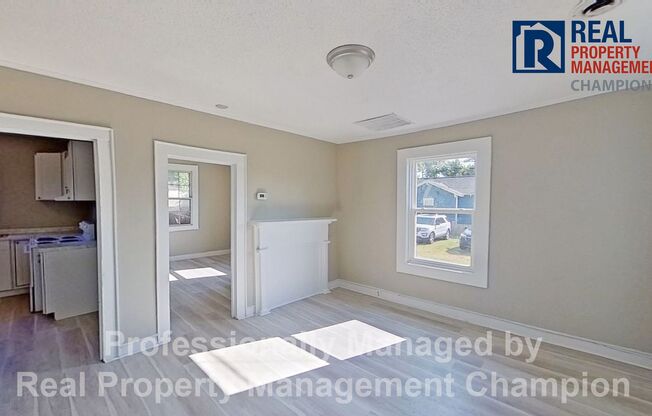 Recently updated 2 BD/1 BA Home in the heart of Wilmington