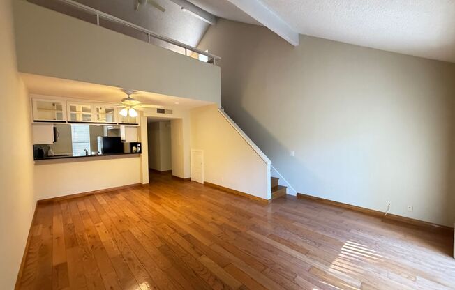 Orangetree: Upper 1 Bedroom 1 Bath Condo With Loft,
