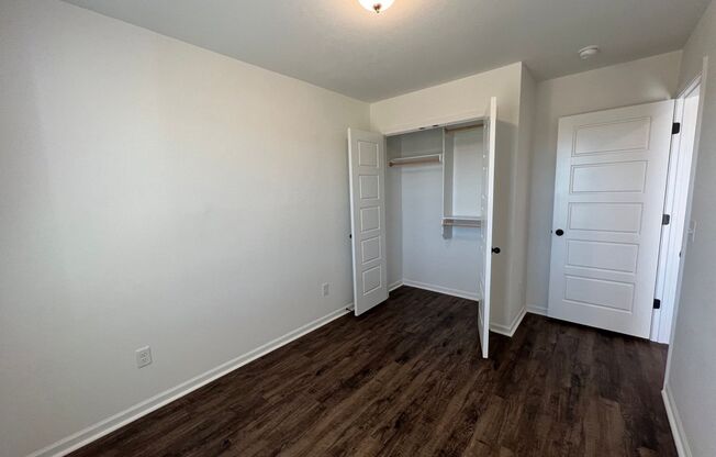 3 beds, 2 baths, $1,399