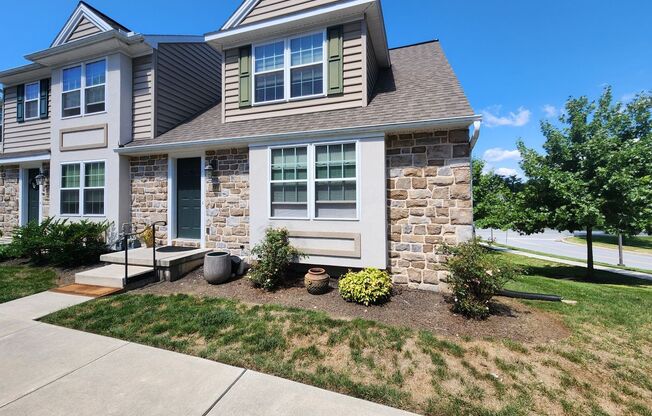 3 Bedroom Townhome Available in Elizabethtown!