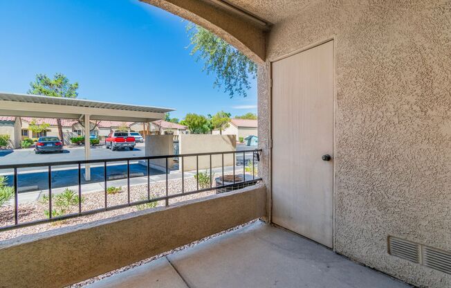 2 Bedroom/2 Bathroom Condo in Quiet Gated Community- Centrally Located!!