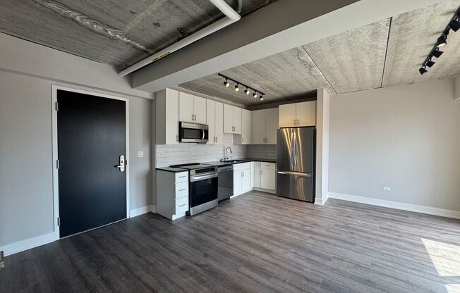 2 beds, 2 baths, 908 sqft, $3,650, Unit 952-811