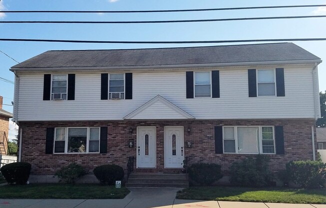 190 River St