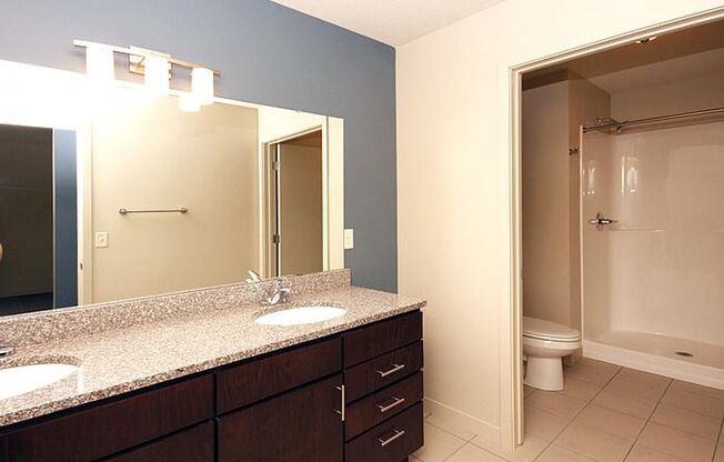 2 beds, 1 bath, 938 sqft, $1,800, Unit 106