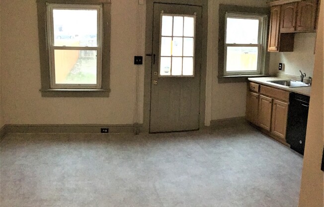 3 beds, 1 bath, $1,175