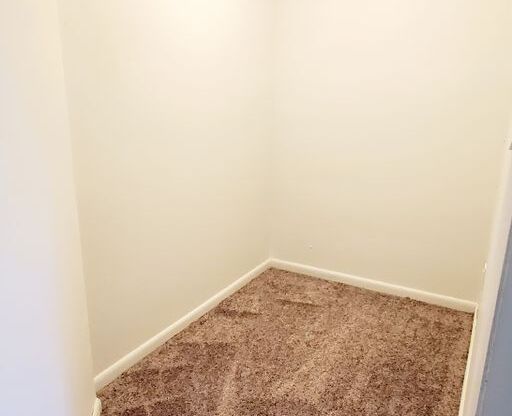 1 bed, 1.5 baths, $1,650, Unit 4-3B