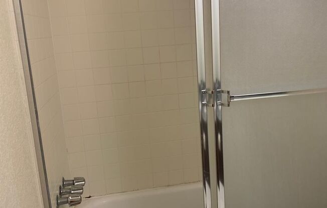 1 bed, 1 bath, 630 sqft, $625, Unit # 6