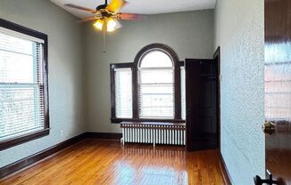 302 Mountain Ave