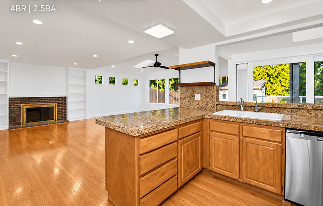 12642 NE 73 ST