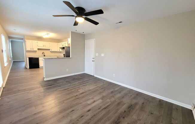 Large 2 Story Near The Airport and I-485