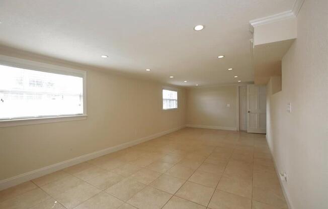 9400 NW 19 ST
