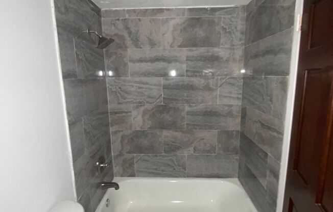 Large one bedroom condo newly renovated with stainless steel appliances
