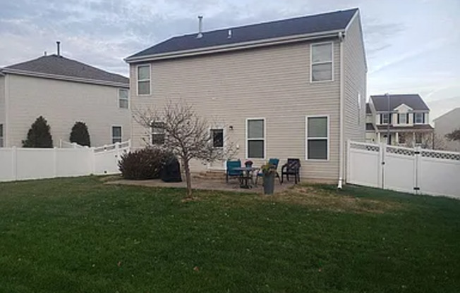 16510 Loop St, Omaha, NE 68136