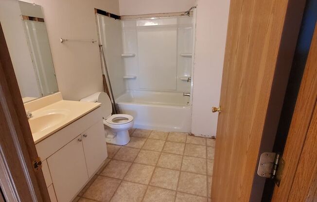 2 beds, 1 bath, 856 sqft, $1,269, Unit PL   7302