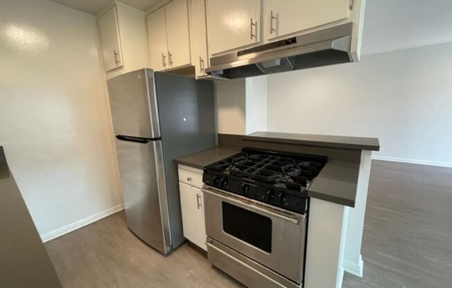 2 beds, 2 baths, $2,395, Unit 217