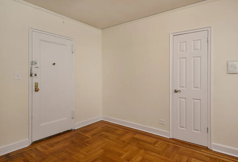 2685 CRESTON AVE